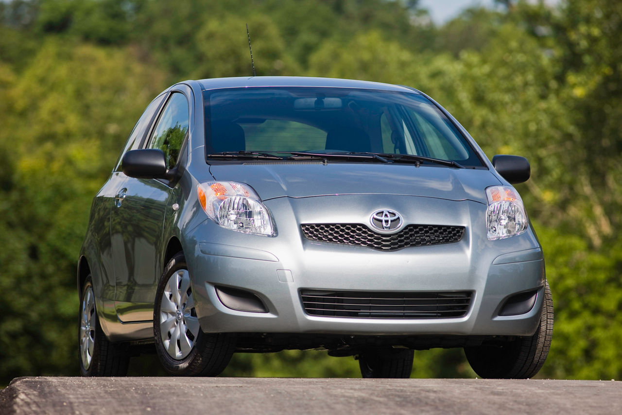 2009 Toyota Yaris CE 18