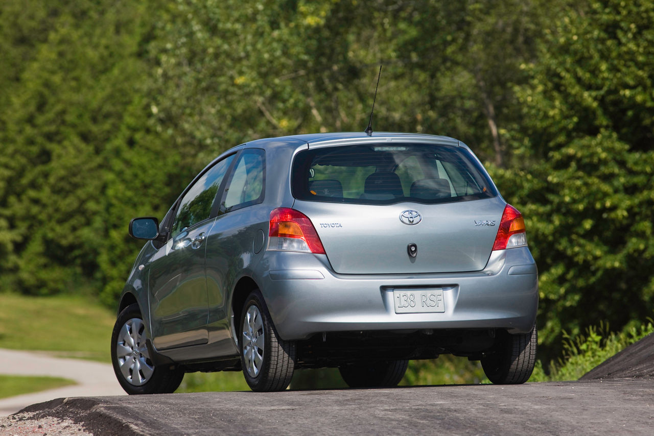 2009 Toyota Yaris CE 17