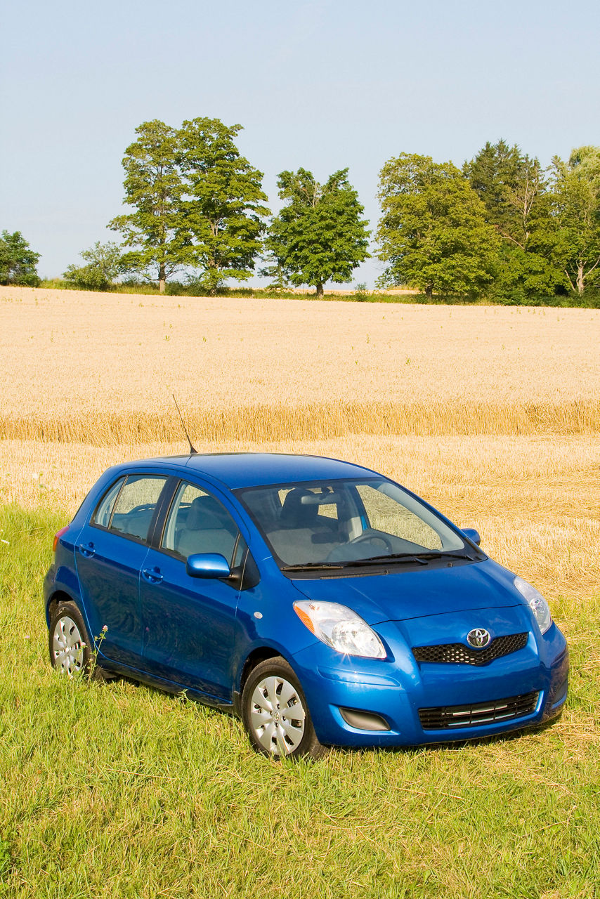 2009 Toyota Yaris LE 11