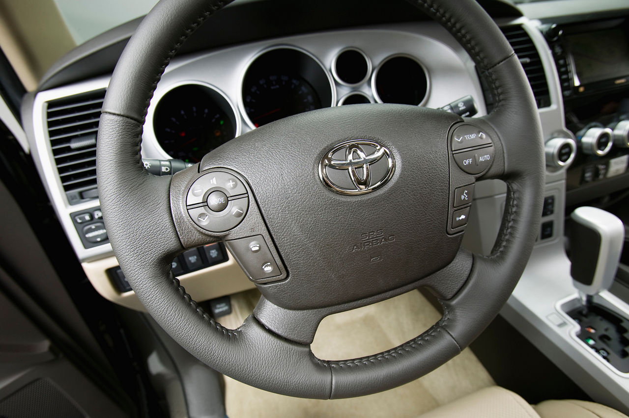 2010 Toyota Sequoia Platinum 16