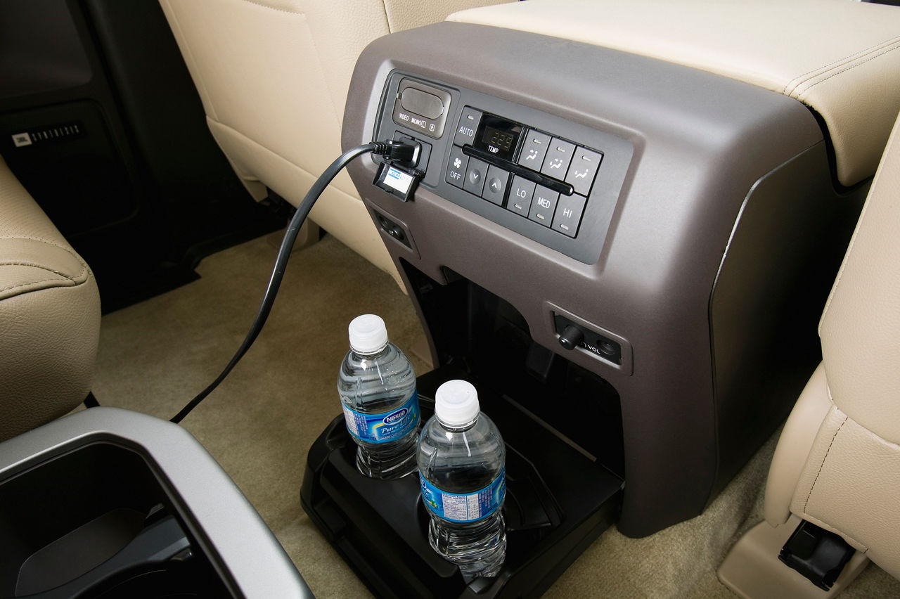 2010 Toyota Sequoia Platinum 17