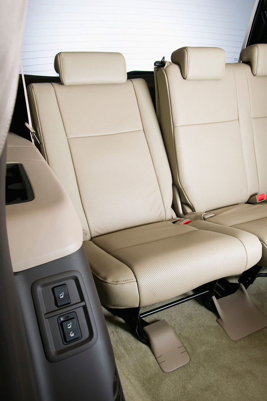2010 Toyota Sequoia Platinum 18
