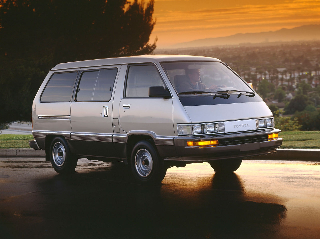 1987 Toyota Passenger Van LE