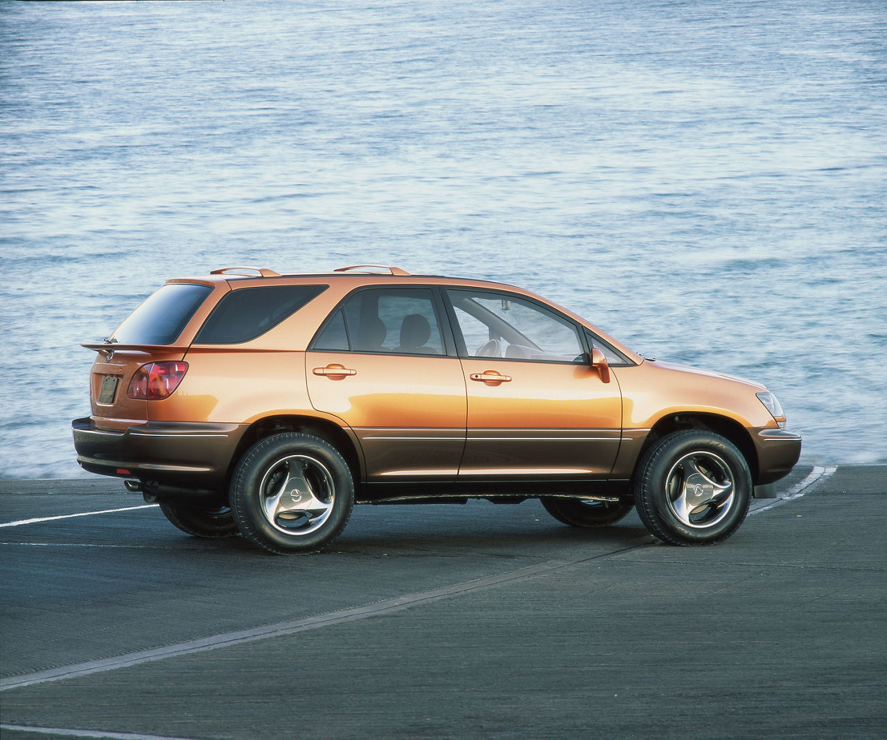 1998 Lexus SLV USA