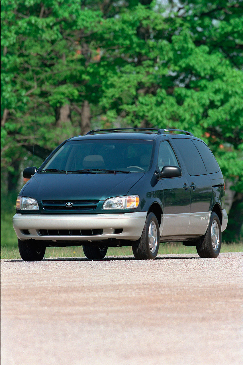 1998 Toyota Sienna 10