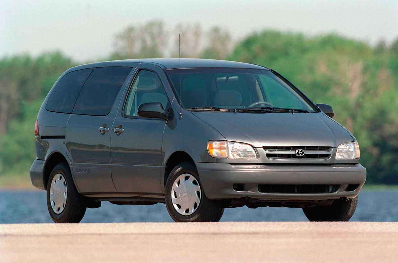 1998 Toyota Sienna 11