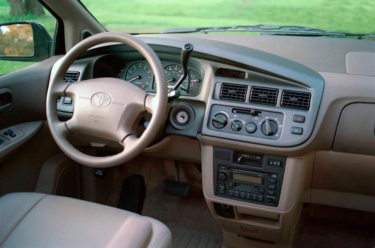 1998 Toyota Sienna 14