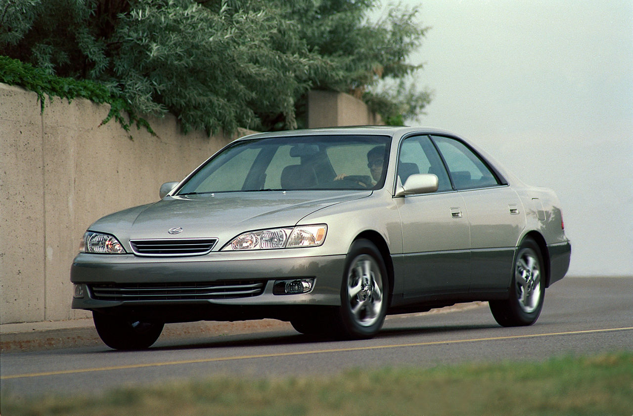 2000 Lexus ES 300 02
