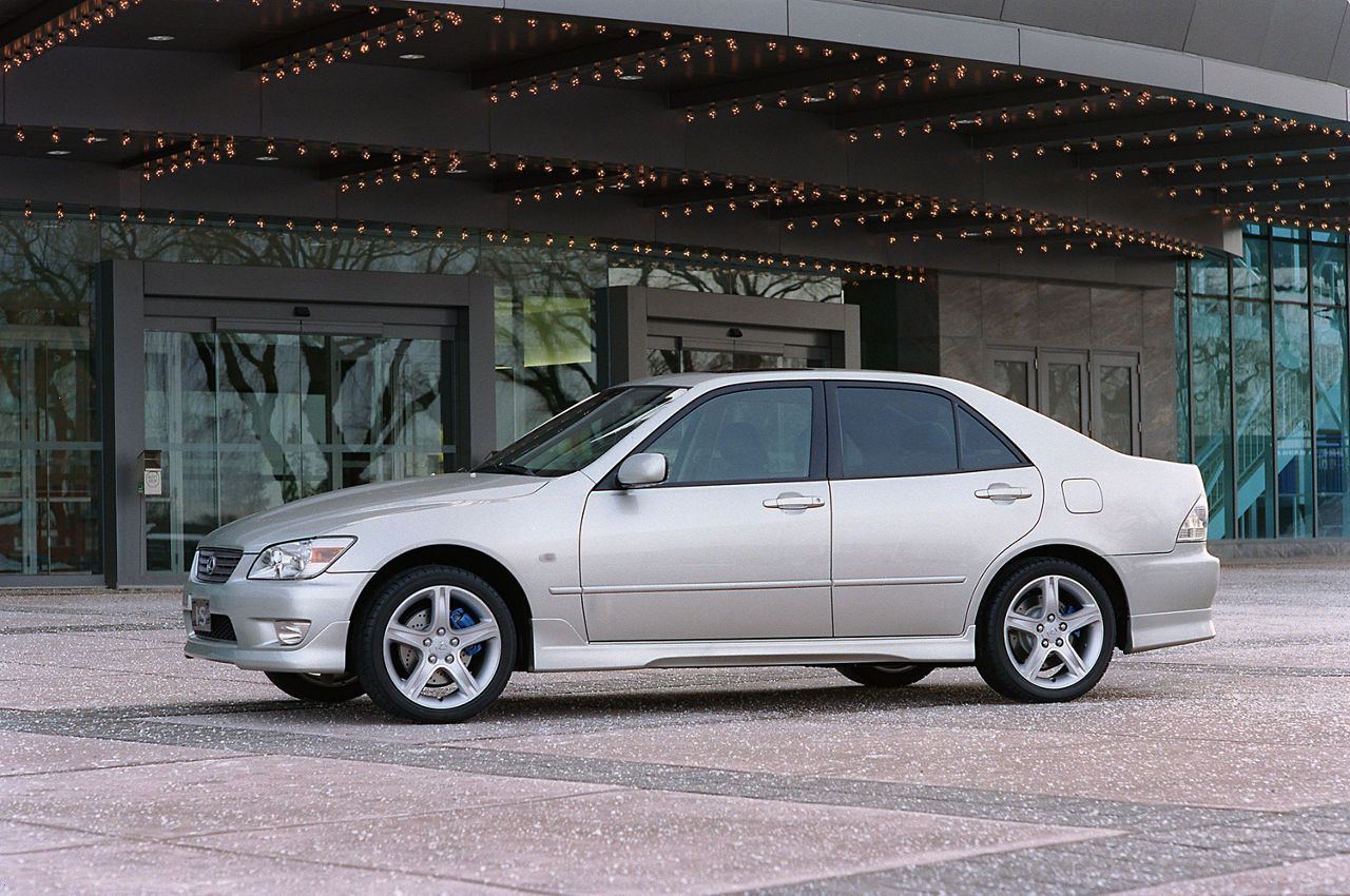 2000 Lexus IS Concept