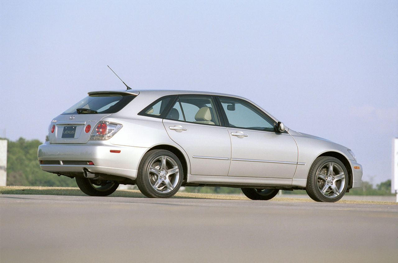 2002 Lexus IS 300 Sport Cross 04