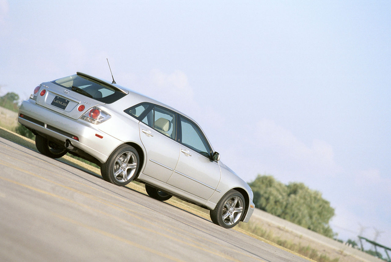 2002 Lexus IS 300 Sport Cross 05