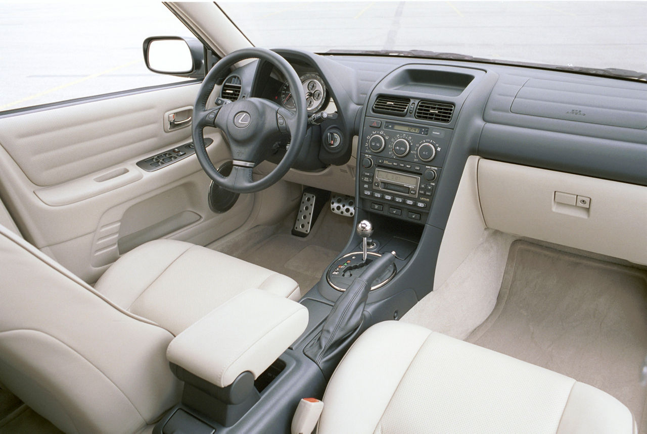 2002 Lexus IS 300 Sport Cross 09