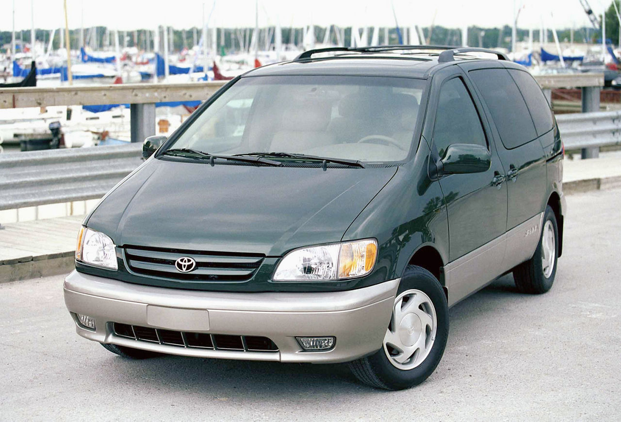 2002 Toyota Sienna 01