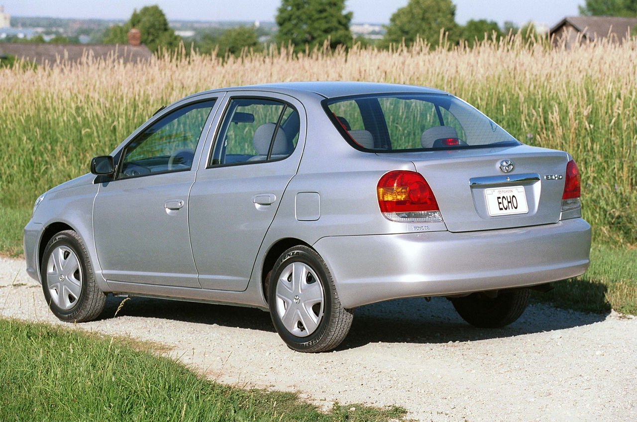 2003 Toyota Echo 01