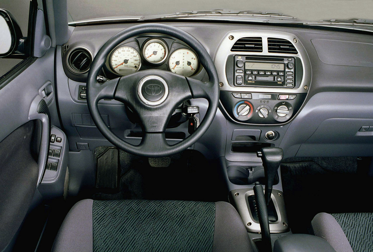 2003 Toyota RAV4 08