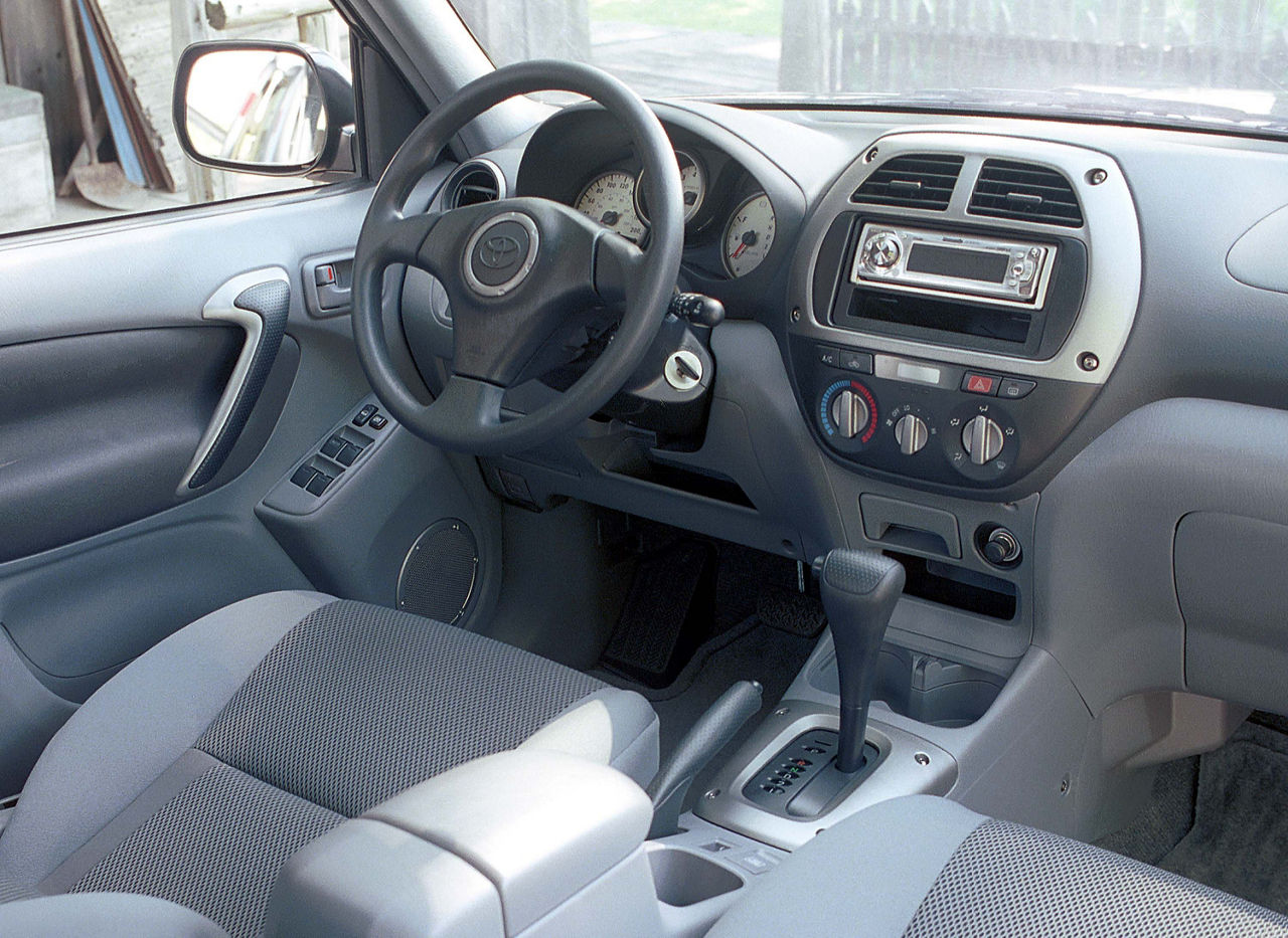 2003 Toyota RAV4 09