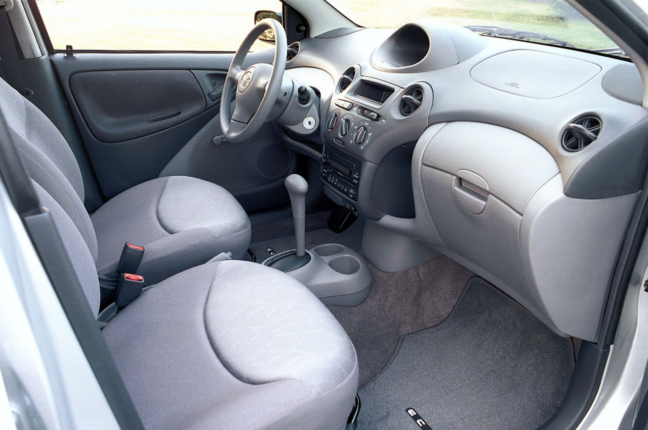2005 Toyota Echo Sedan 04