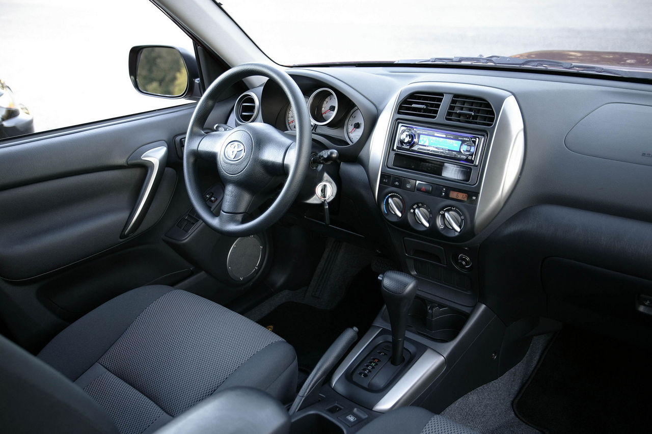 2005 Toyota RAV4 Chilli 14