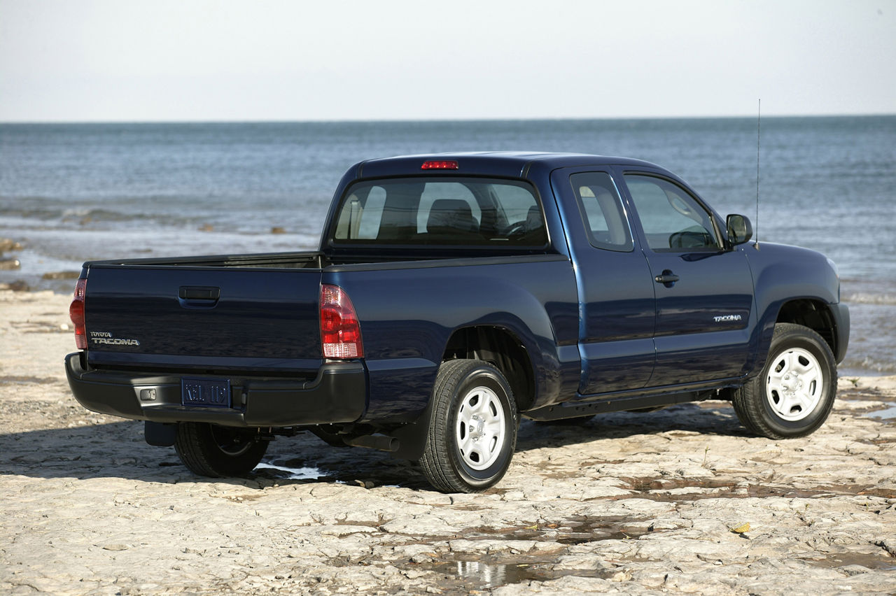 2005 Toyota Tacoma 4X2 XC 01