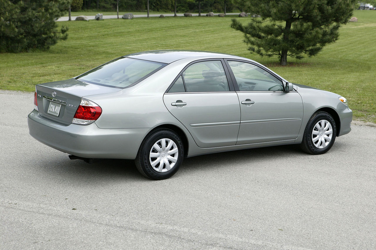 2006 Toyota Camry LE 01
