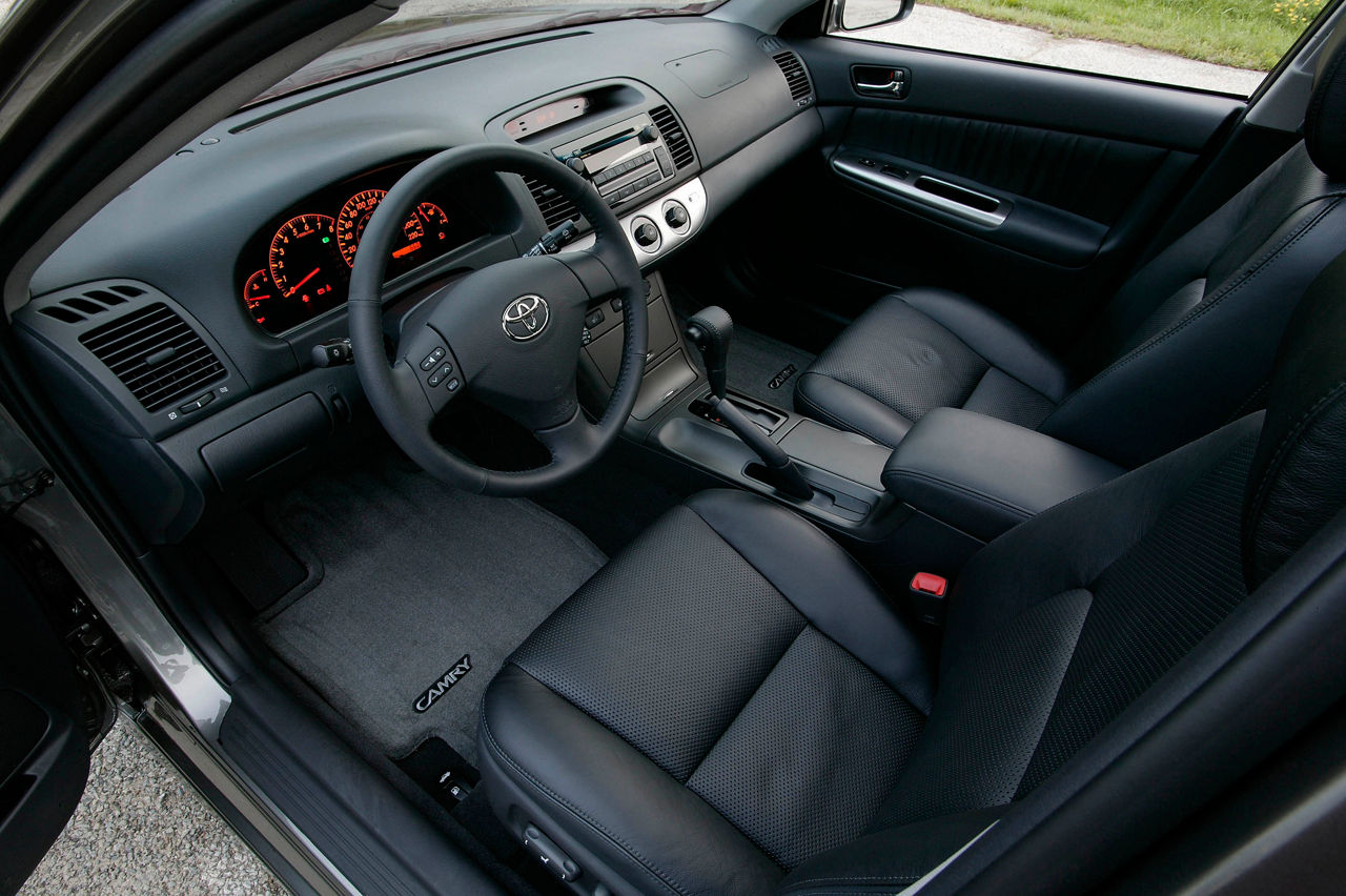 2006 Toyota Camry SE 19