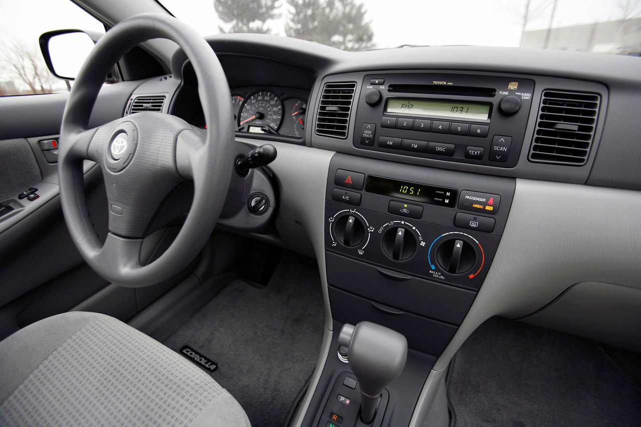 2006 Toyota Corolla SE 21