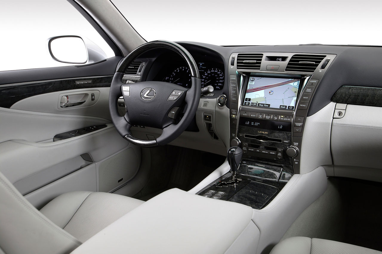 2007 Lexus LS 460 13