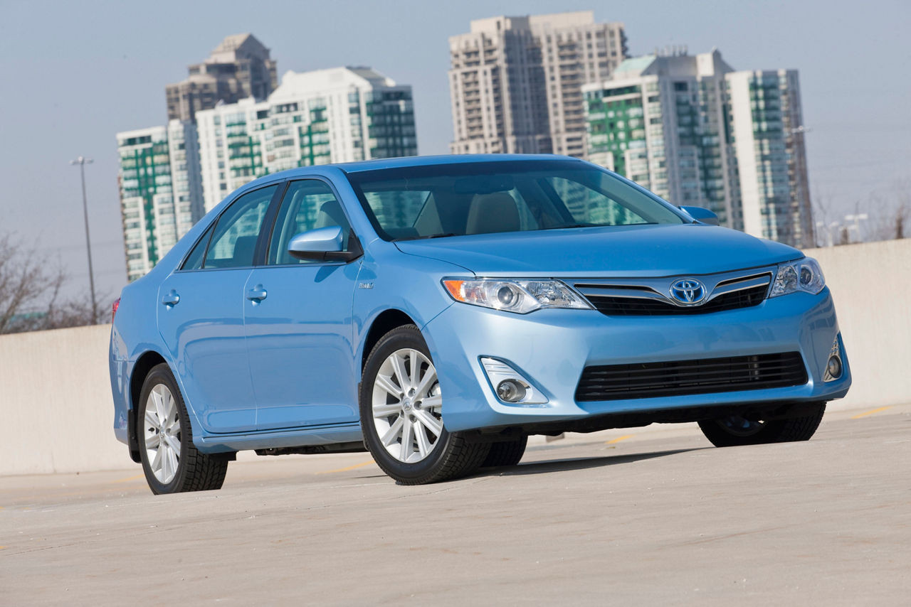 toyota camry 2013 hybrid review