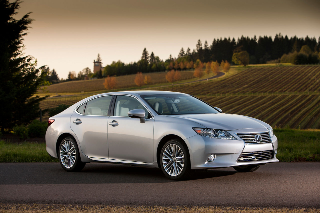 2013_Lexus_ES_350_05