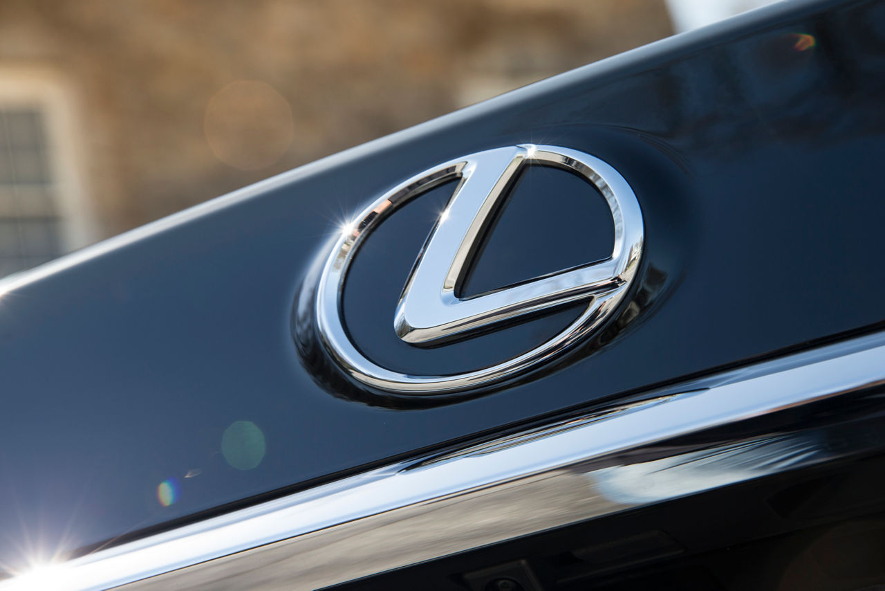 2013 Lexus LS460 29