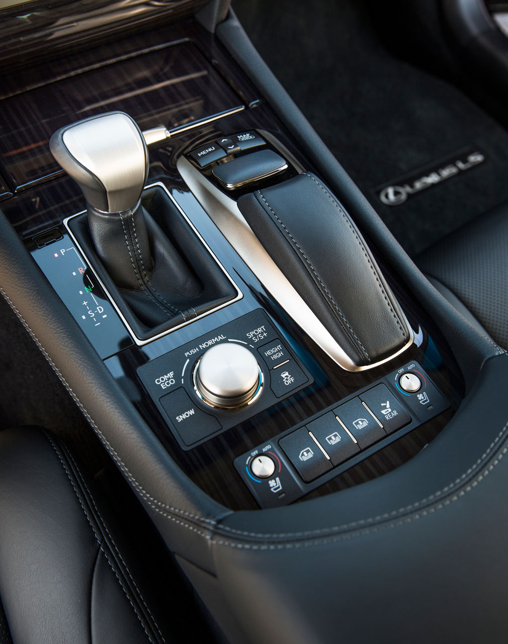 2013 Lexus LS460 39