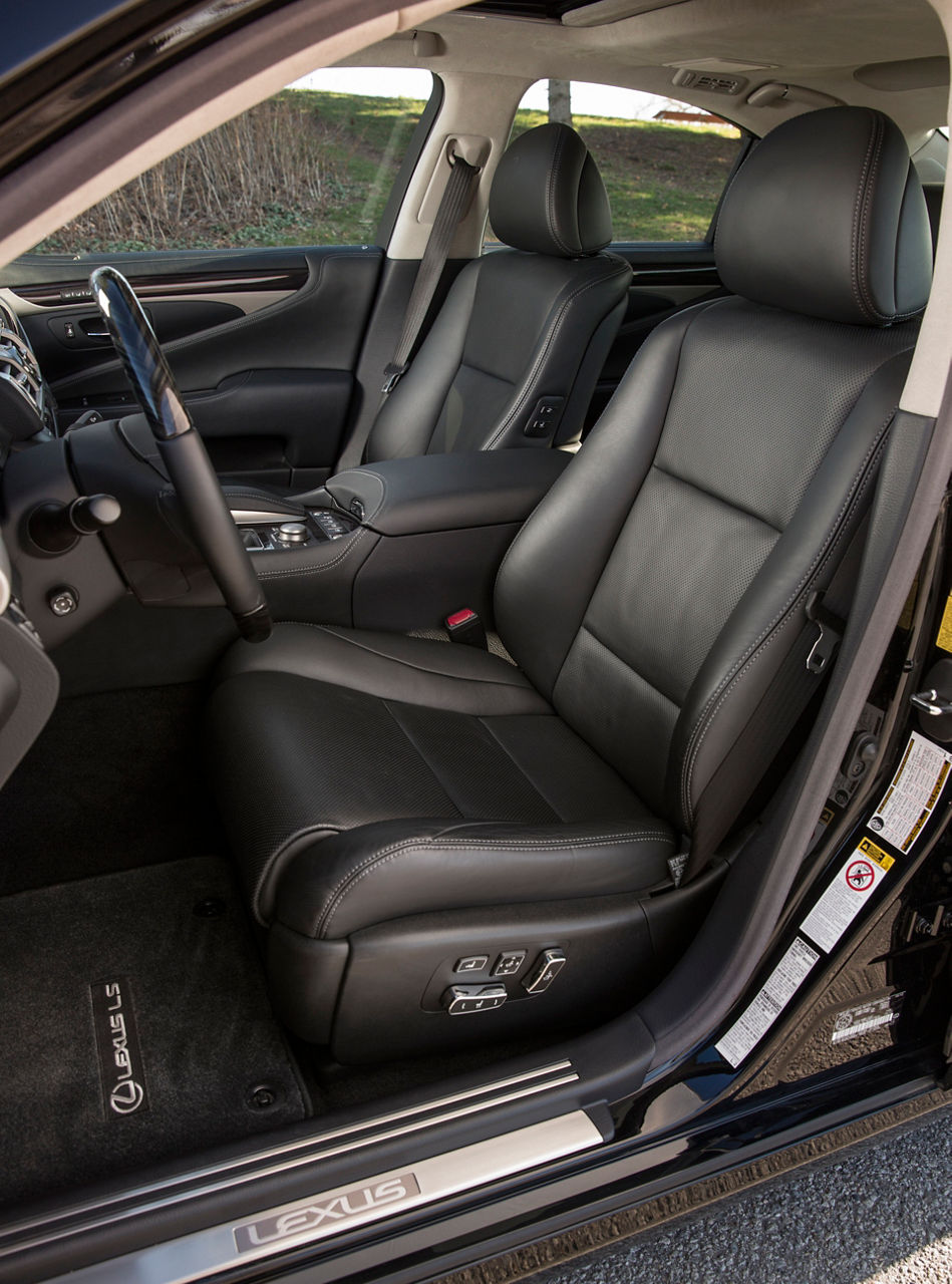 2013 Lexus LS460 42