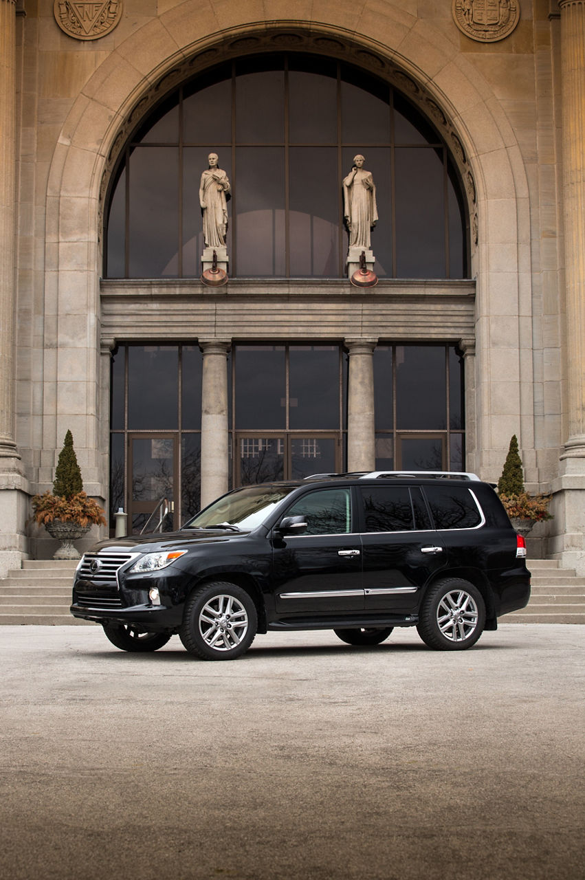 2013 Lexus LX570