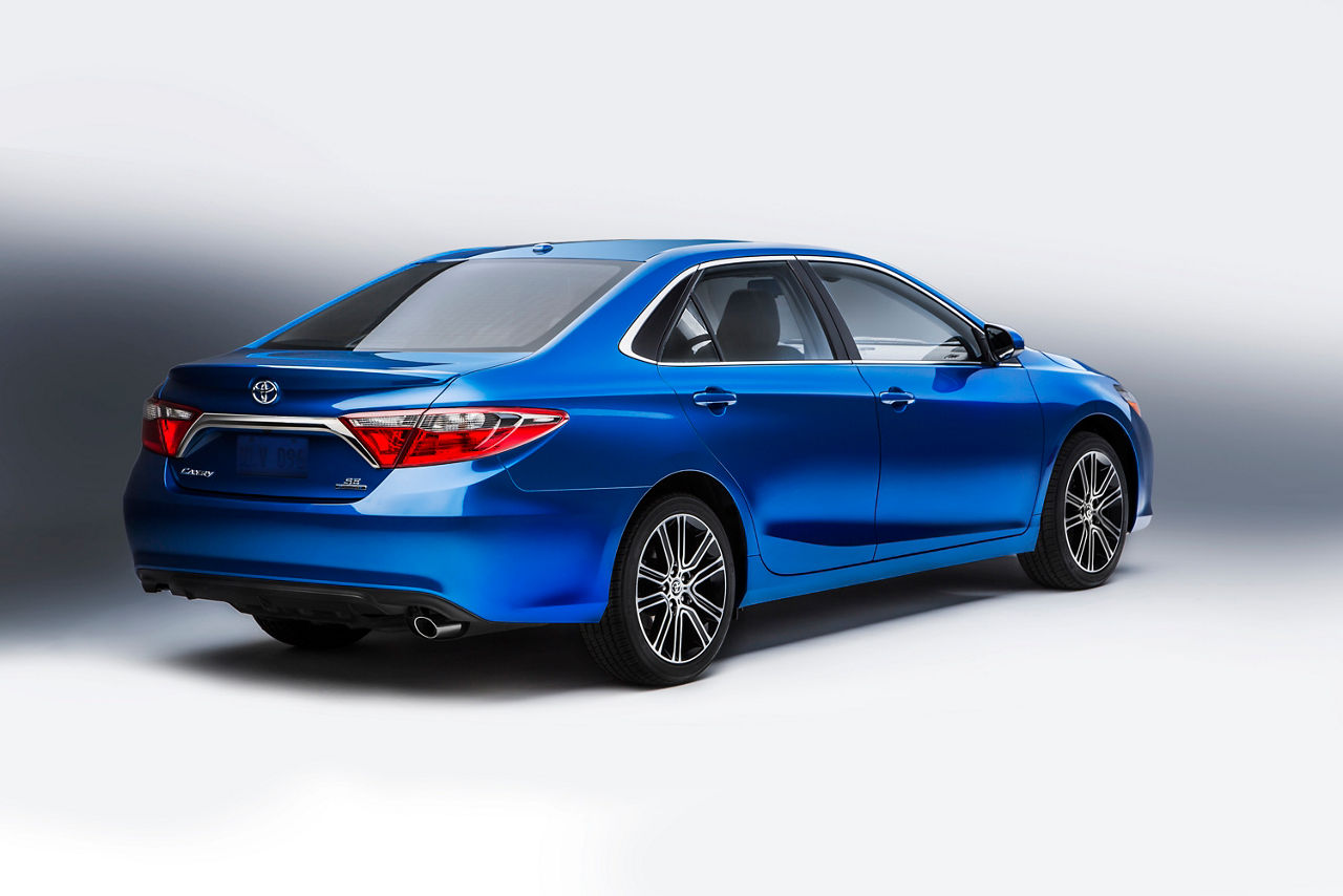2015_CAS_2016_Camry_Special_002