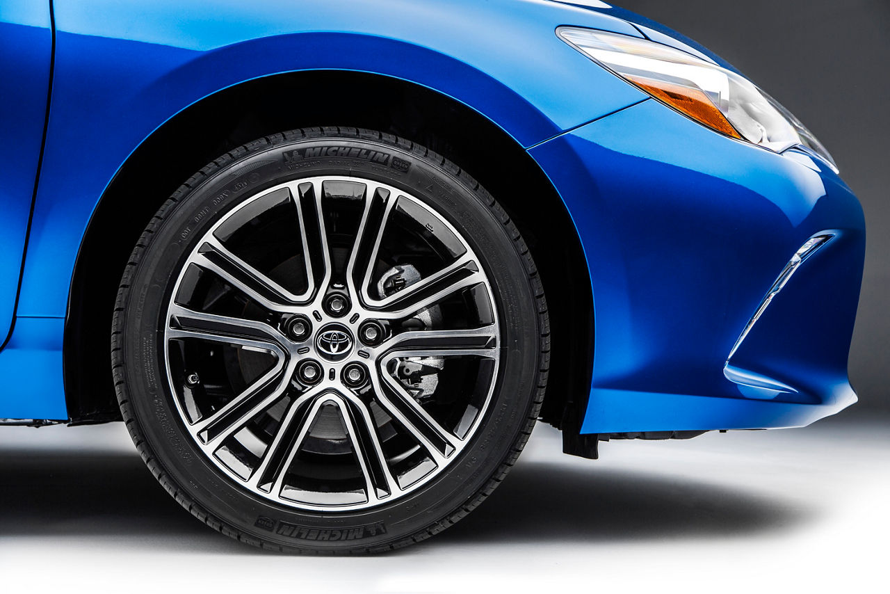 2015_CAS_2016_Camry_Special_003