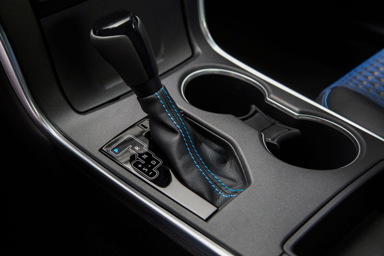 2015_CAS_2016_Camry_Special_006