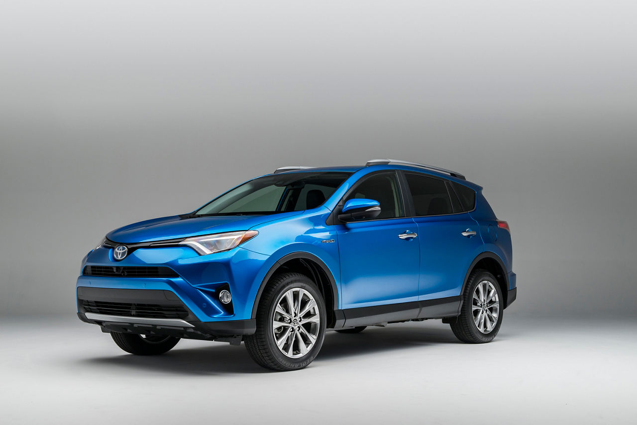 2015_NYIAS_2016_Toyota_RAV4_Hybrid_004