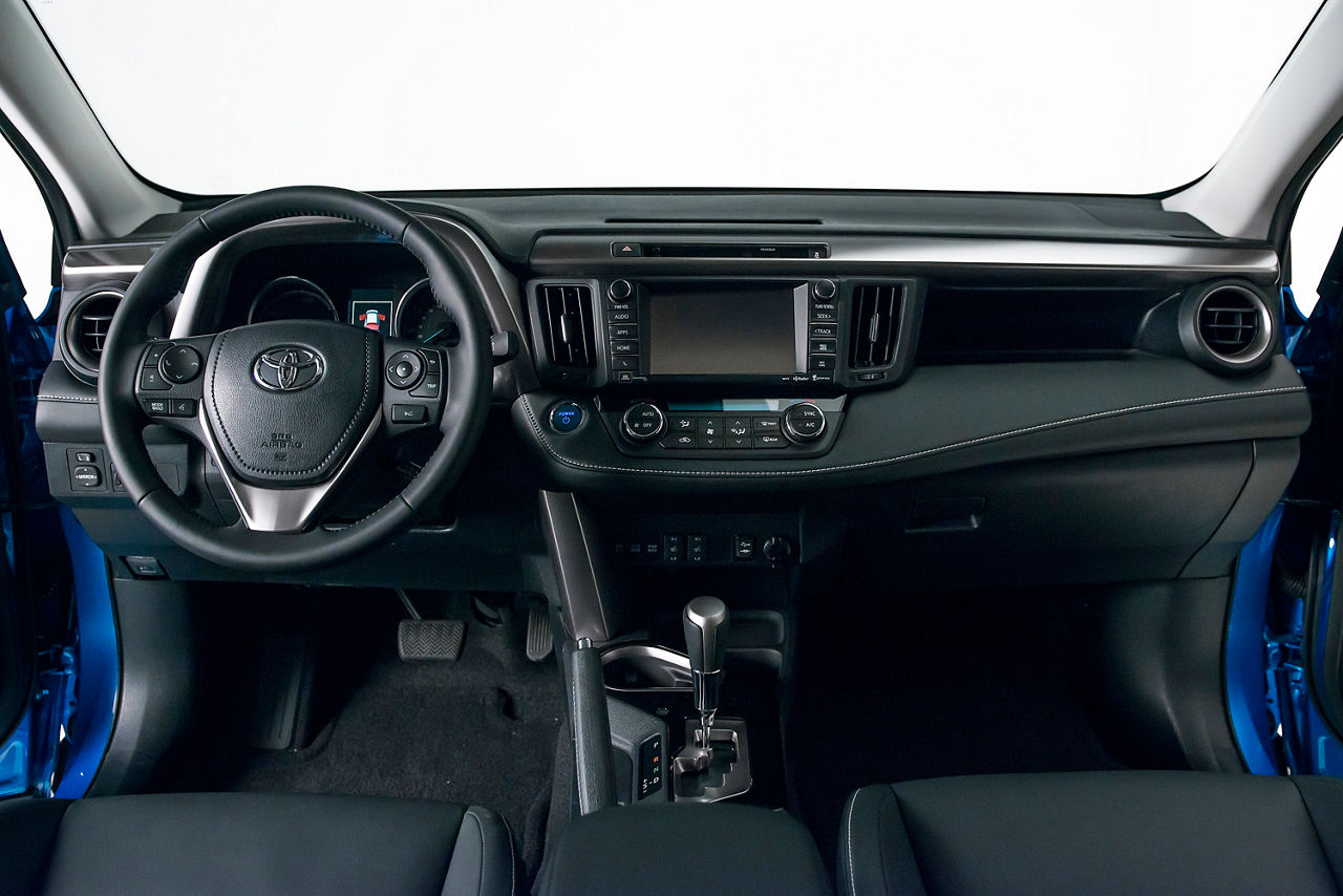 2015_NYIAS_2016_Toyota_RAV4_Hybrid_007