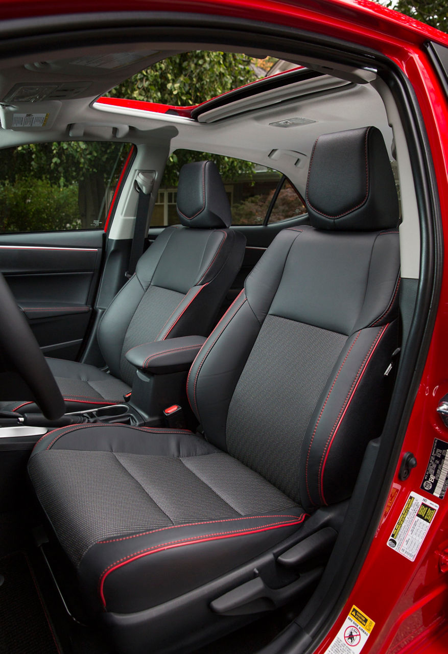 2015_Toyota_Corolla-22