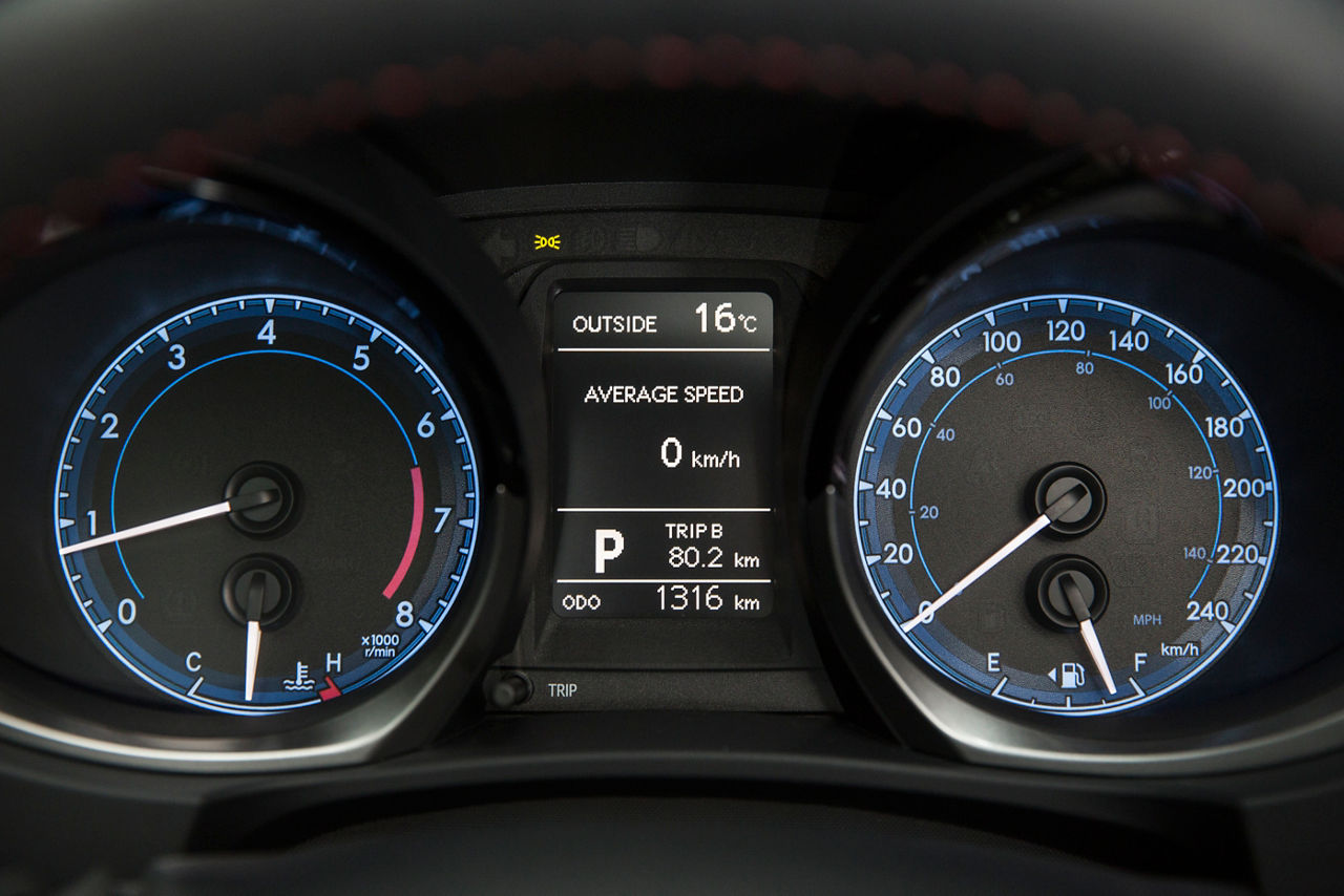 2015_Toyota_Corolla-25