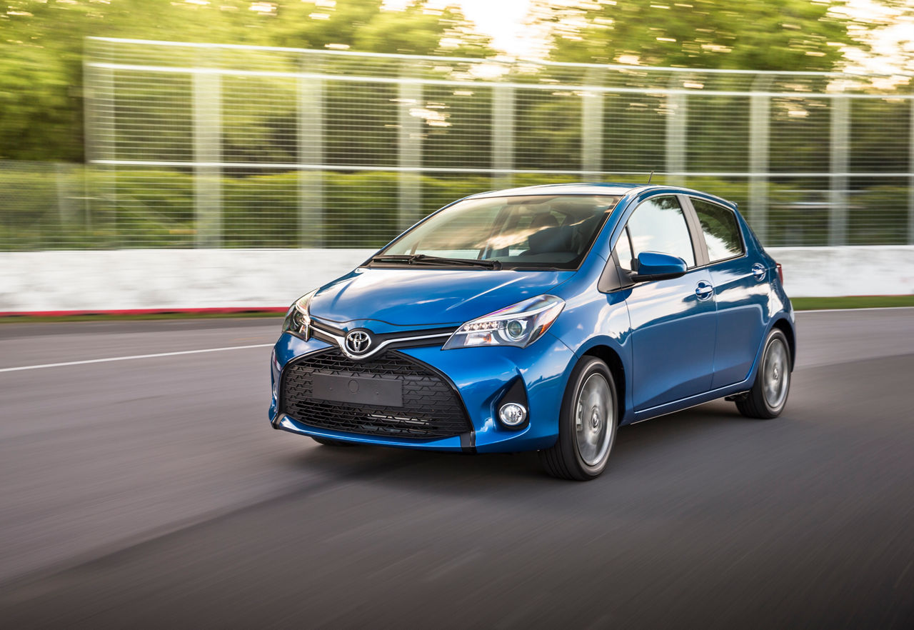 2015_Toyota_Yaris_SE-1