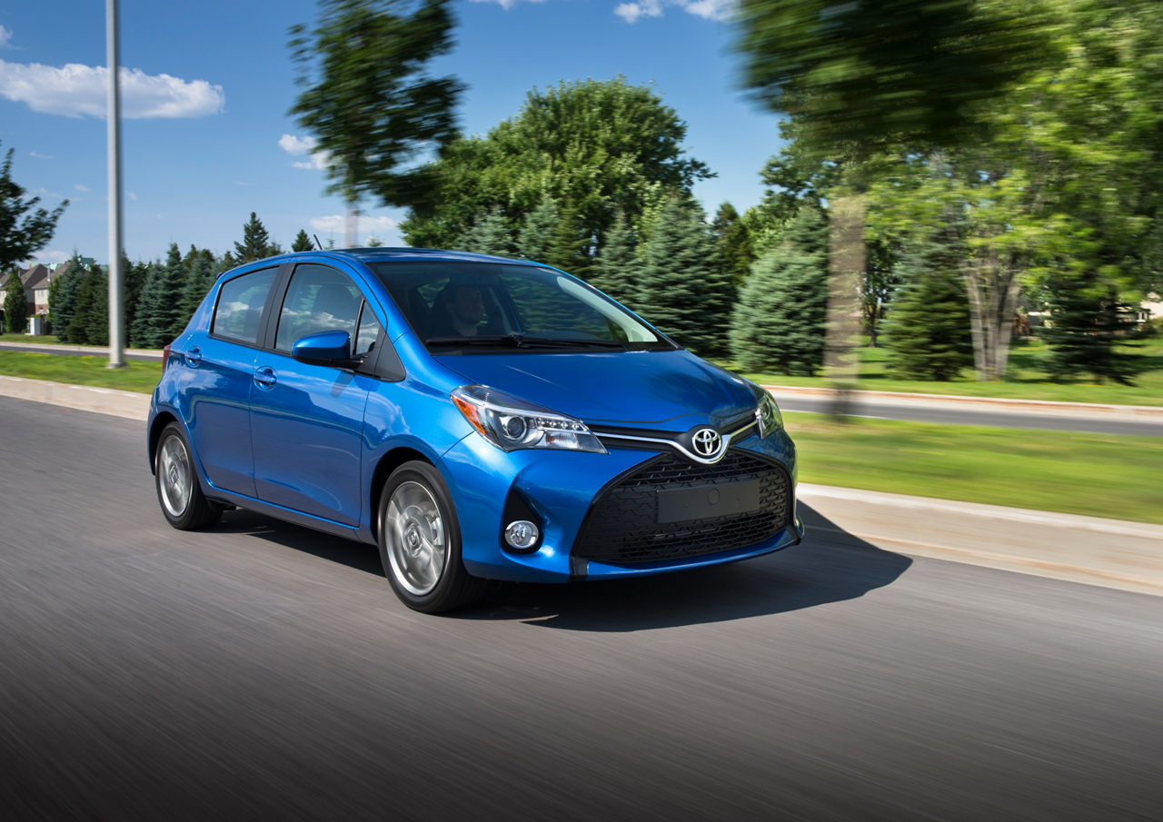 2015_Toyota_Yaris_SE-12