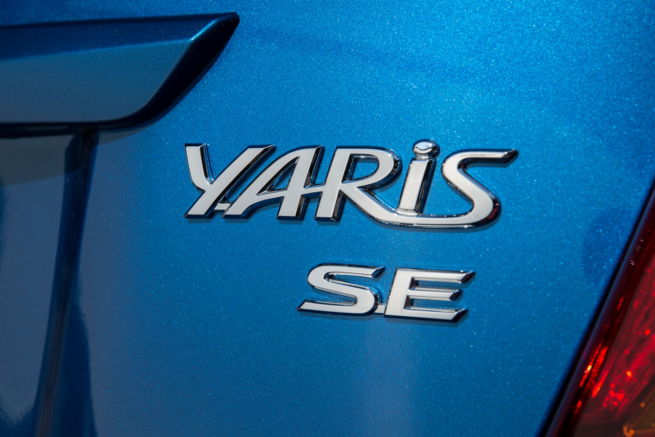 2015_Toyota_Yaris_SE-20