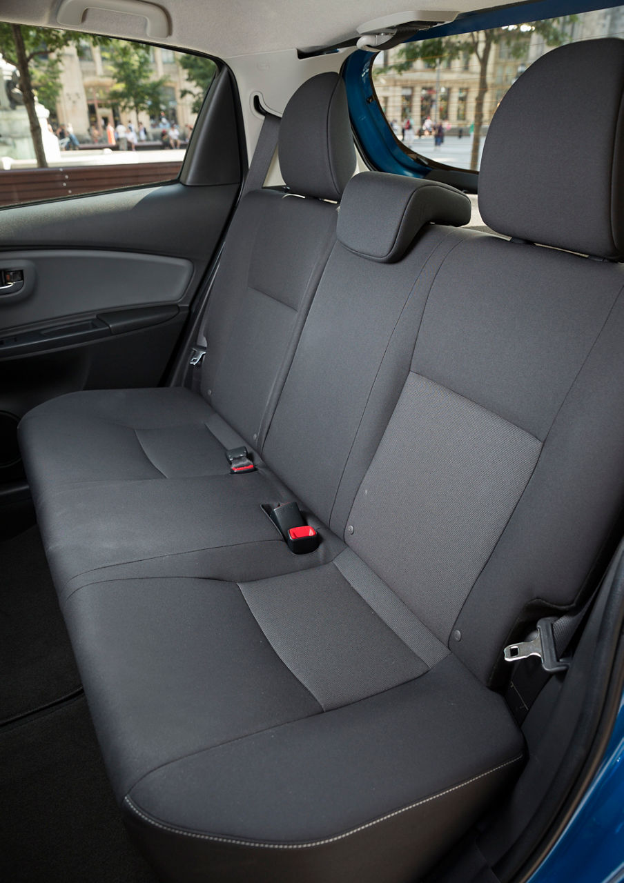 2015_Toyota_Yaris_SE-27