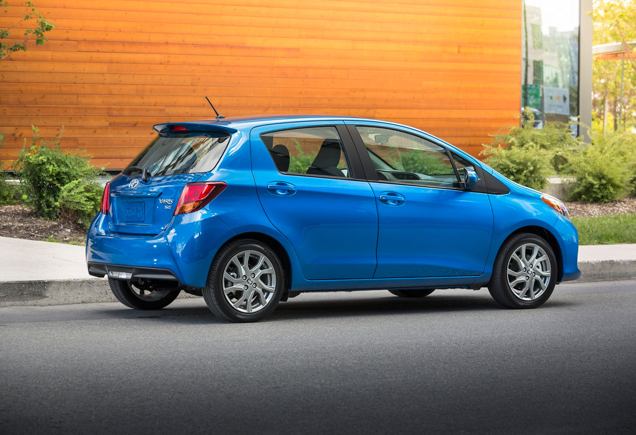 2015_Toyota_Yaris_SE-5