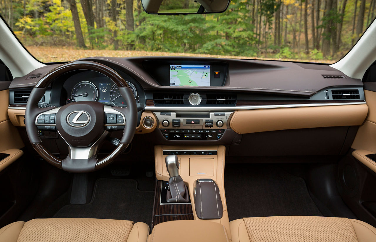 2016-2018_Lexus_ES350-19