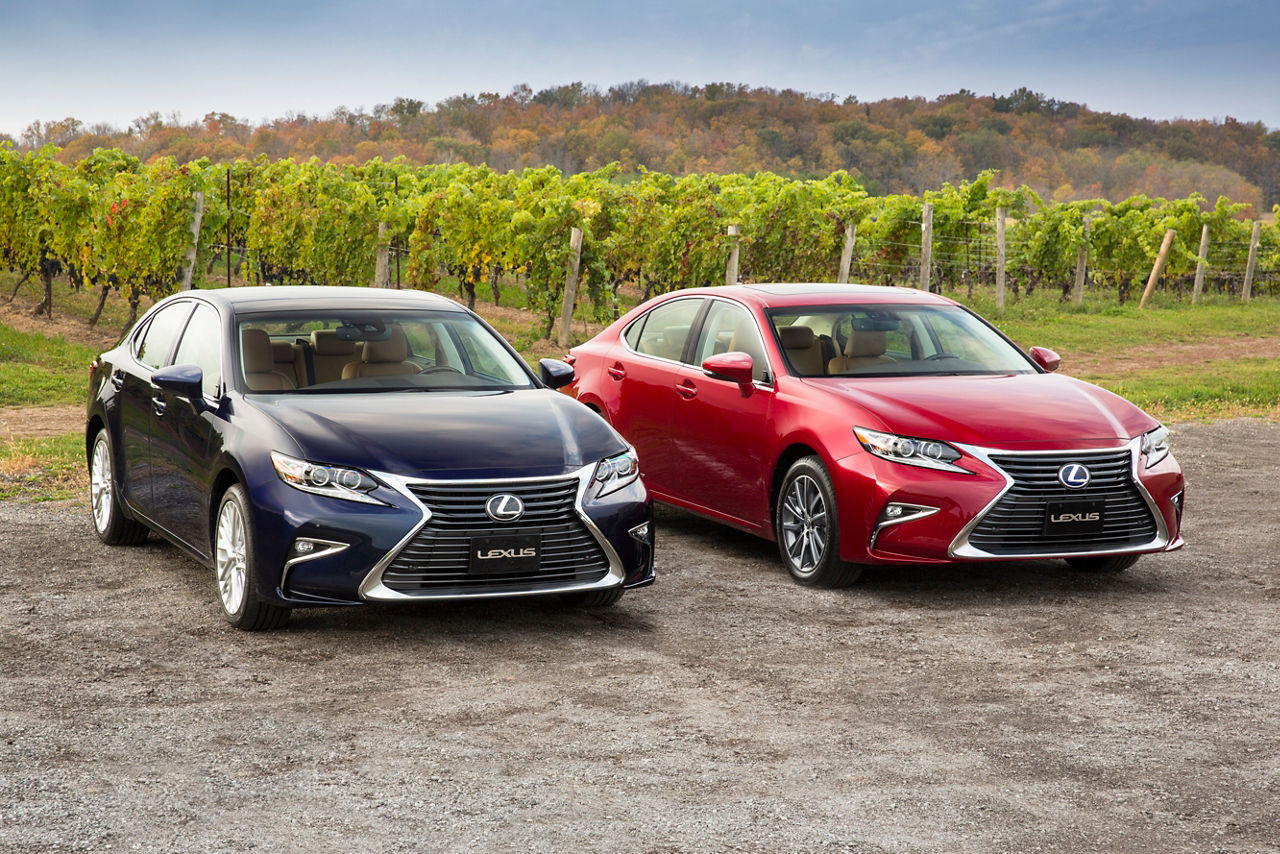 2016-2018_Lexus_ES350_ES300h-1