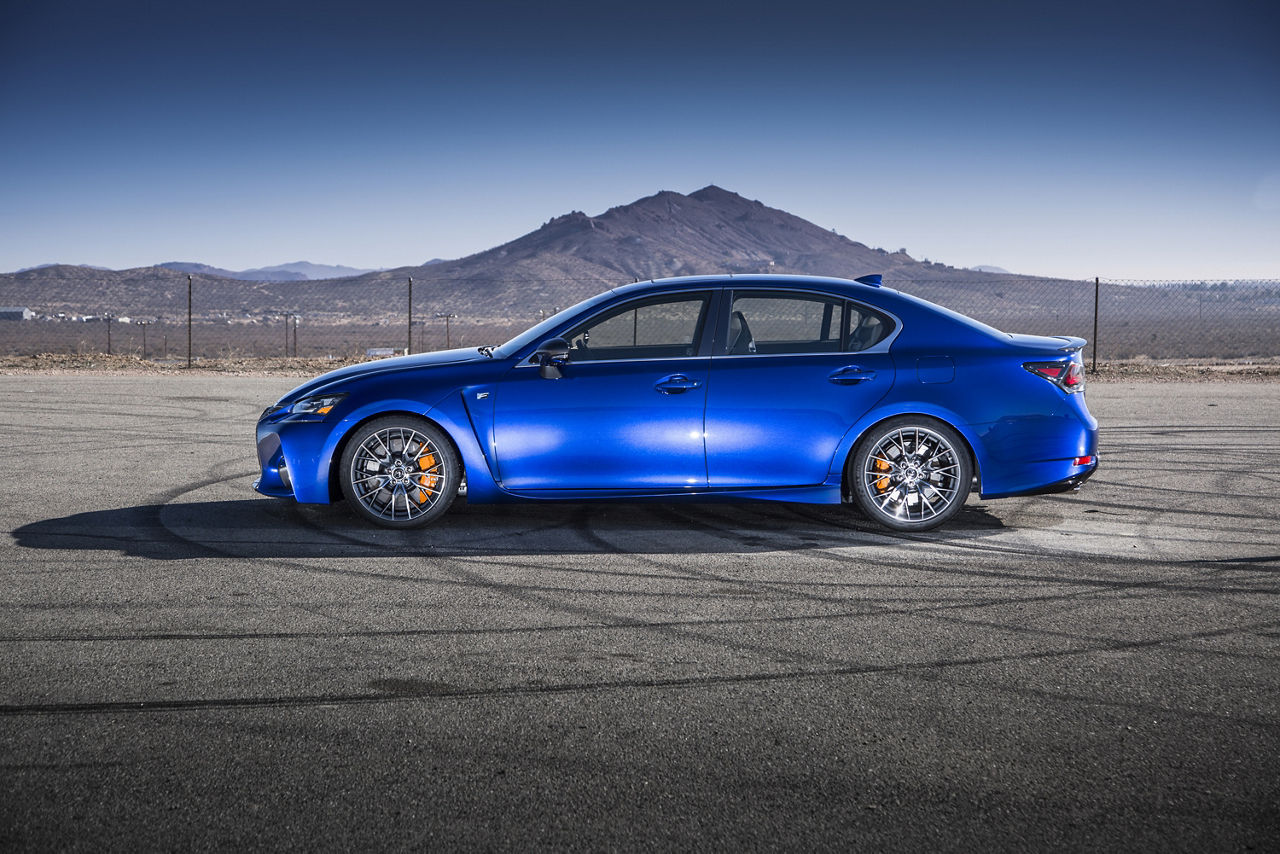 2016_Lexus_GS_F_004