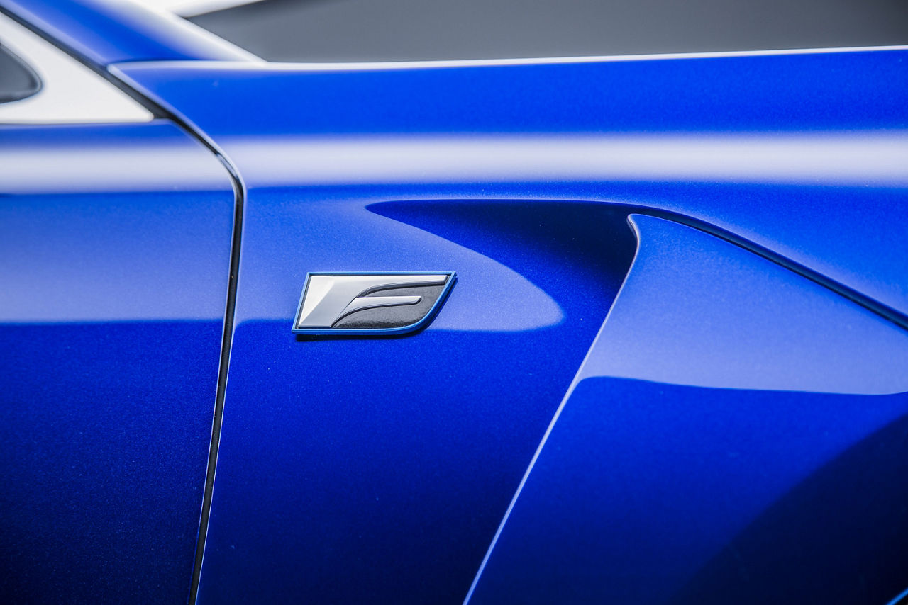 2016_Lexus_GS_F_018