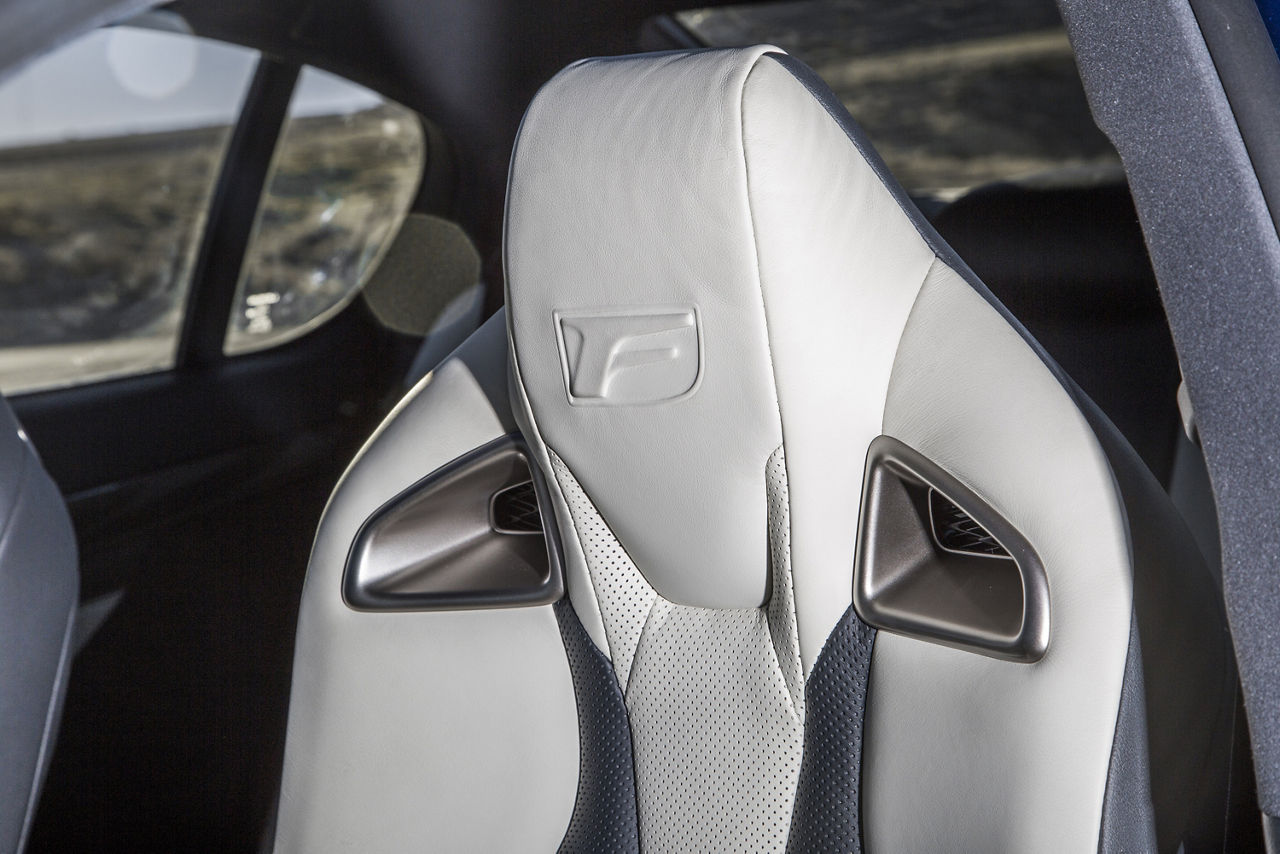 2016_Lexus_GS_F_027